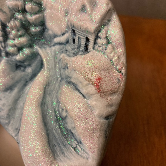 Vintage Snowy Blue Cabin in Winter - Sparkles! - 1994 Tampa Bay Mold - Picture 6 of 8